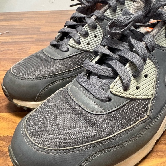 Nike Air Max 90 Men's Black and Gray Sneakers - Picture 4 of 10